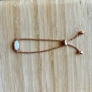 KENDRA SCOTT Elaina rose gold and mother of pearl bracelet
